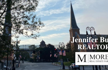 Jennifer Burns – REALTOR®, MORESI REAL ESTATE PARTNERS