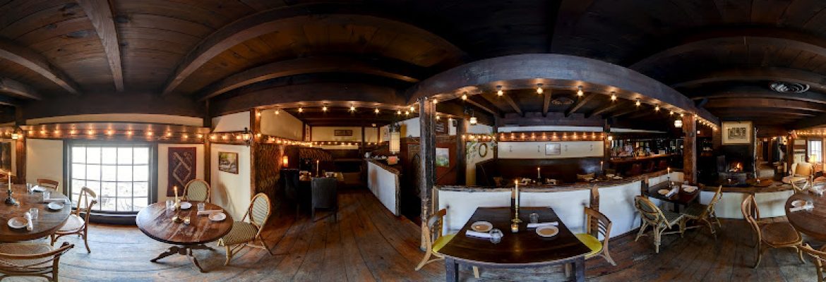 The Stagecoach Tavern at Race Brook Lodge