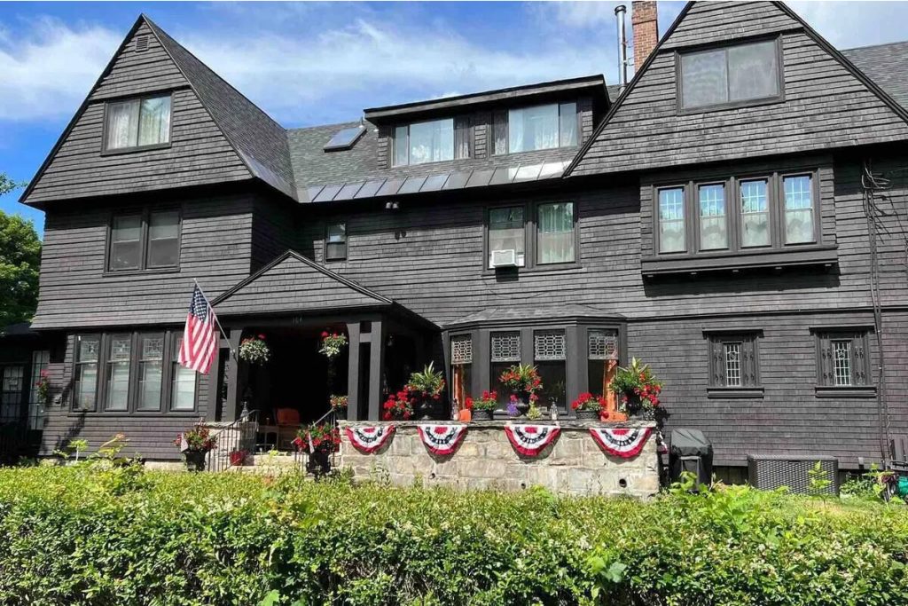 Berkshire Vacation Rentals, Vacation Home Rentals In The Berkshires, Pittsfield Vacation Rentals, Central Berkshires Vacation Rentals